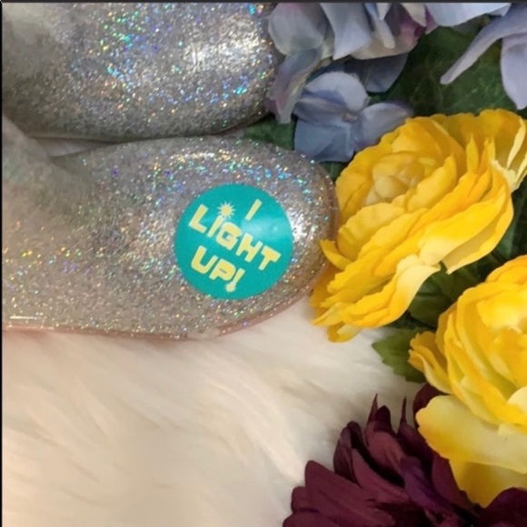 FIRM PRICE! NEW! Girl’s Light Up Glitter Silver Sparkle Rain Boots Sz 6 - Picture 5 of 7